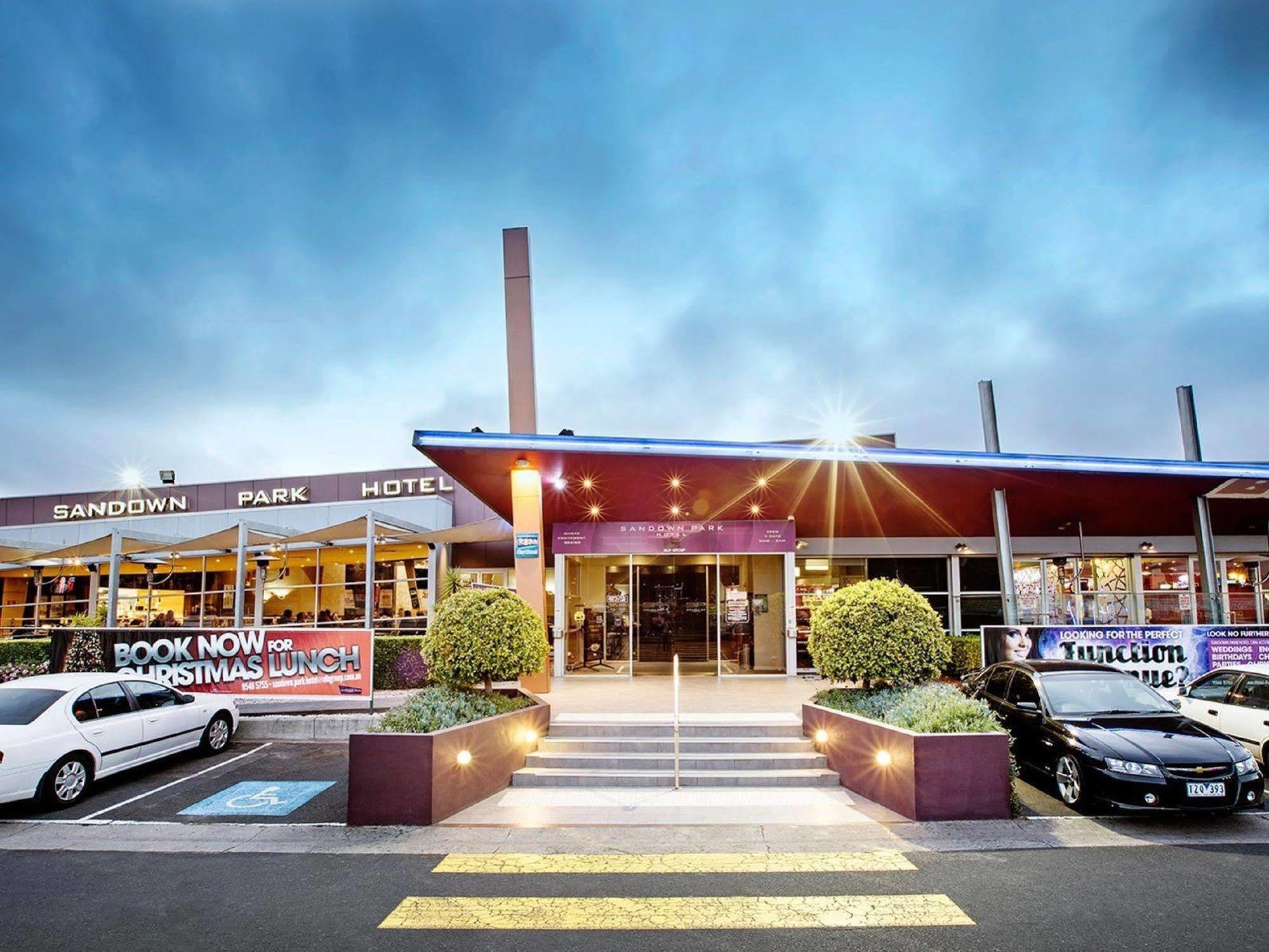 Nightcap At Sandown Park Hotel Noble Park Exterior foto