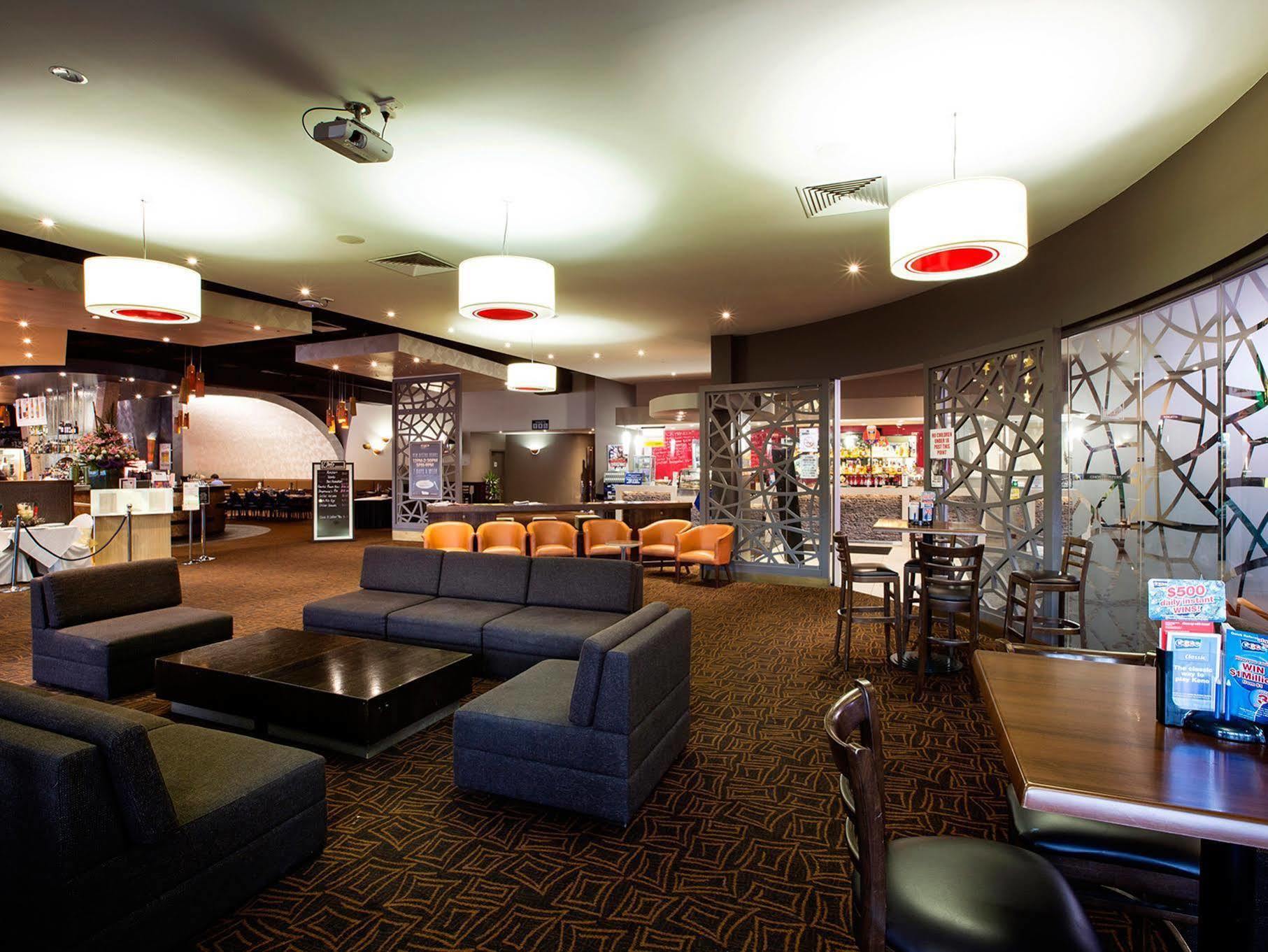 Nightcap At Sandown Park Hotel Noble Park Exterior foto