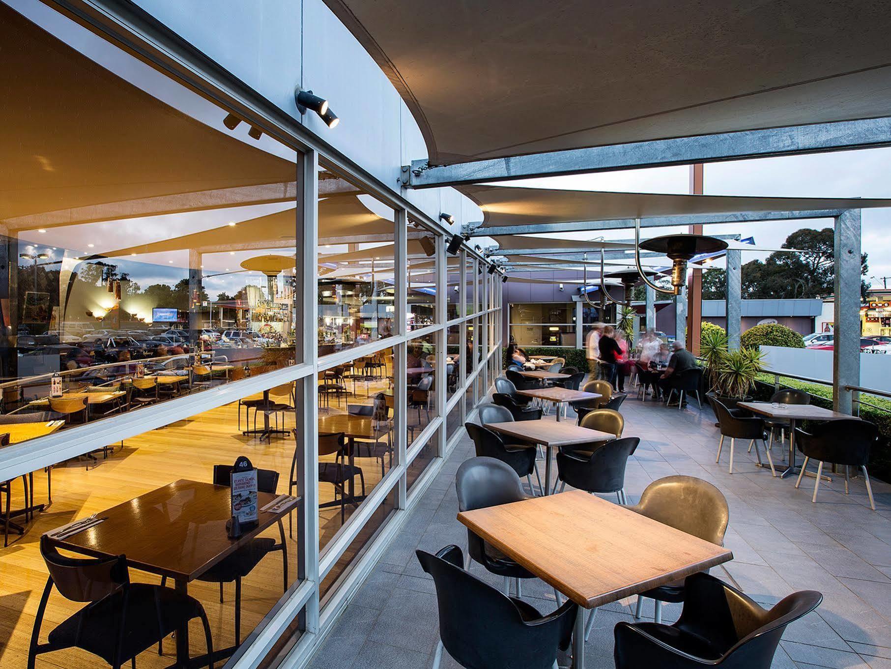 Nightcap At Sandown Park Hotel Noble Park Exterior foto